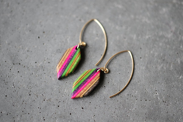 HEXAGON DANGLE EARRINGS - touchGOODS
