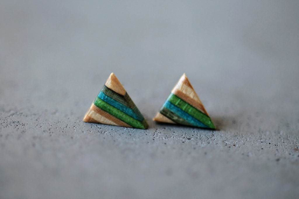 TRIANGLE STUD EARRINGS - touchGOODS