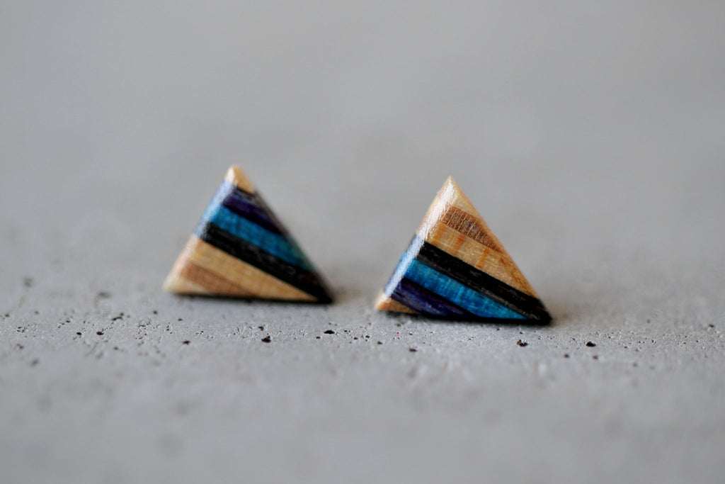 TRIANGLE STUD EARRINGS - touchGOODS