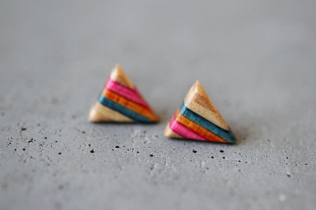 TRIANGLE STUD EARRINGS - touchGOODS