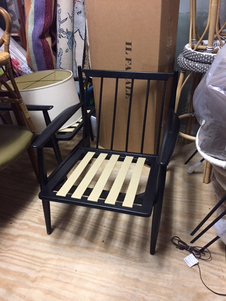 Pair of Mid-Century Danish Modern Lounge Chairs in Black | touchGOODS